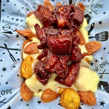 Salchipapa Costillas.