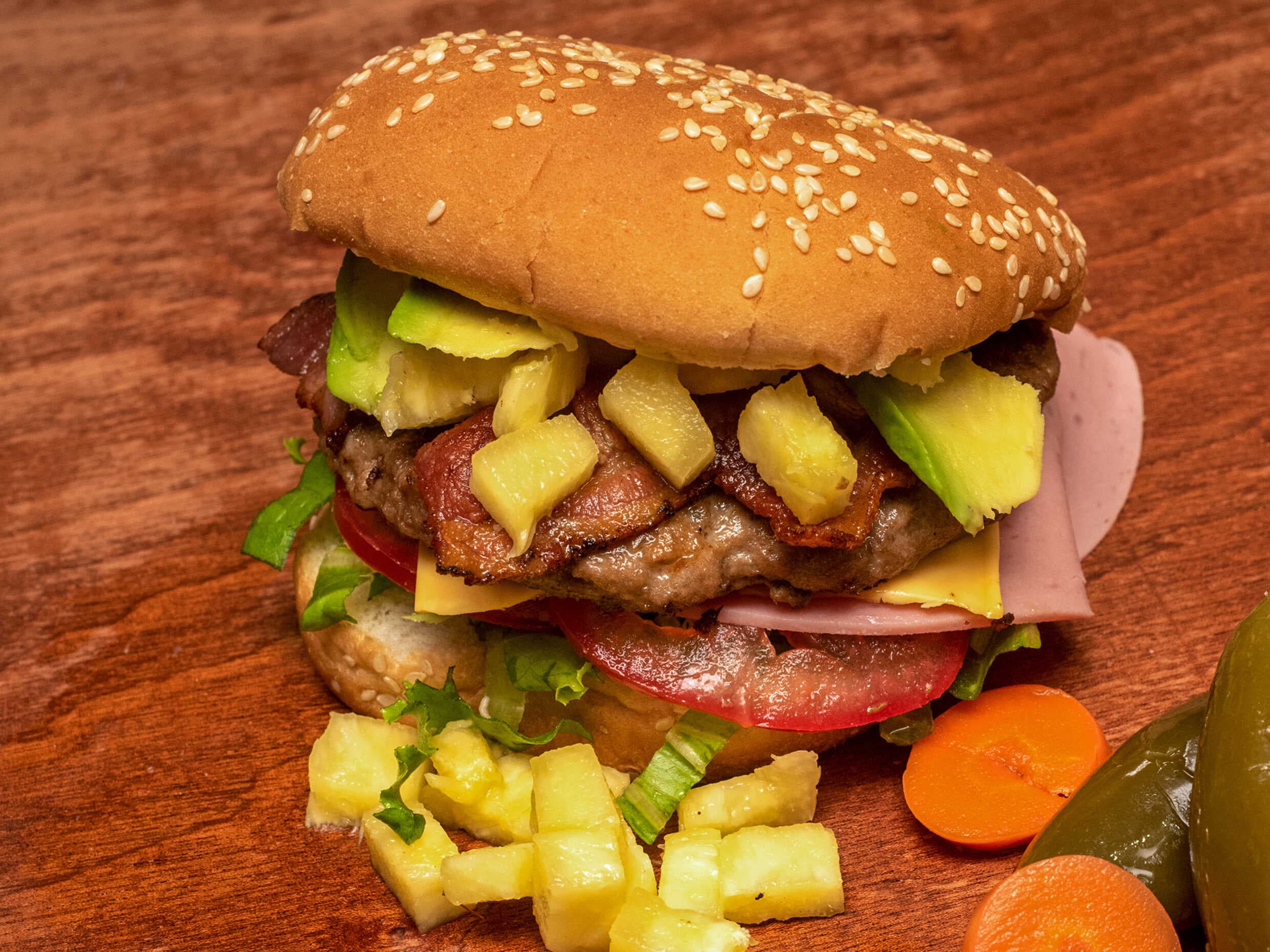 HAMBURGUESA BACON HAWAIANA