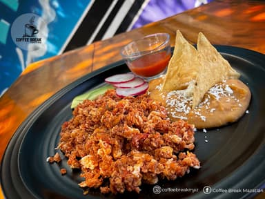 Huevos con Chorizo