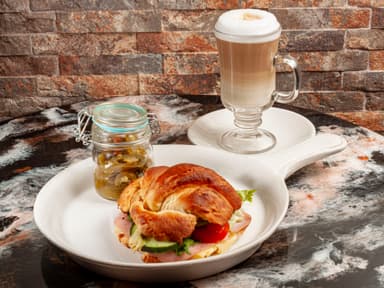 Cappuccino y Croissant