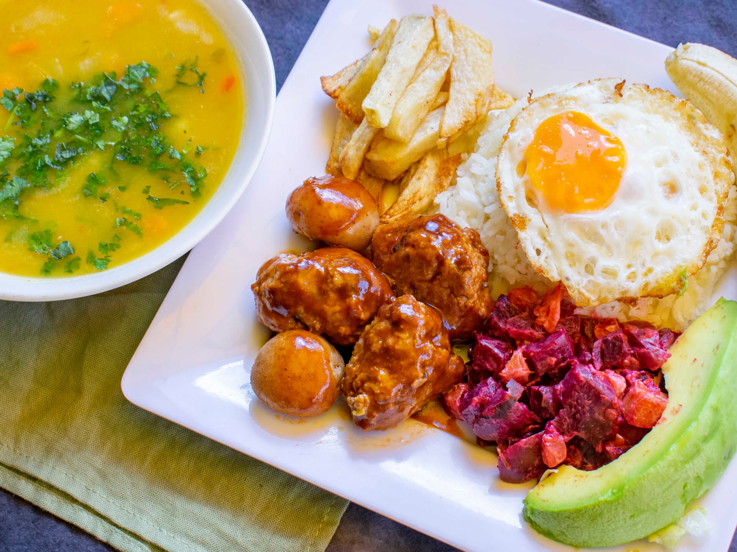 Casero con Albondigas