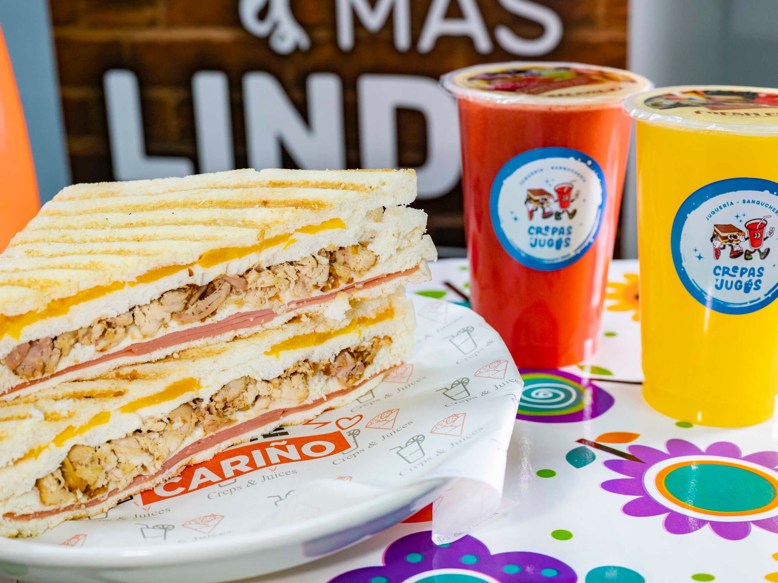 Combo 9 - 2 Triples y 2 Jugos de 16 oz
