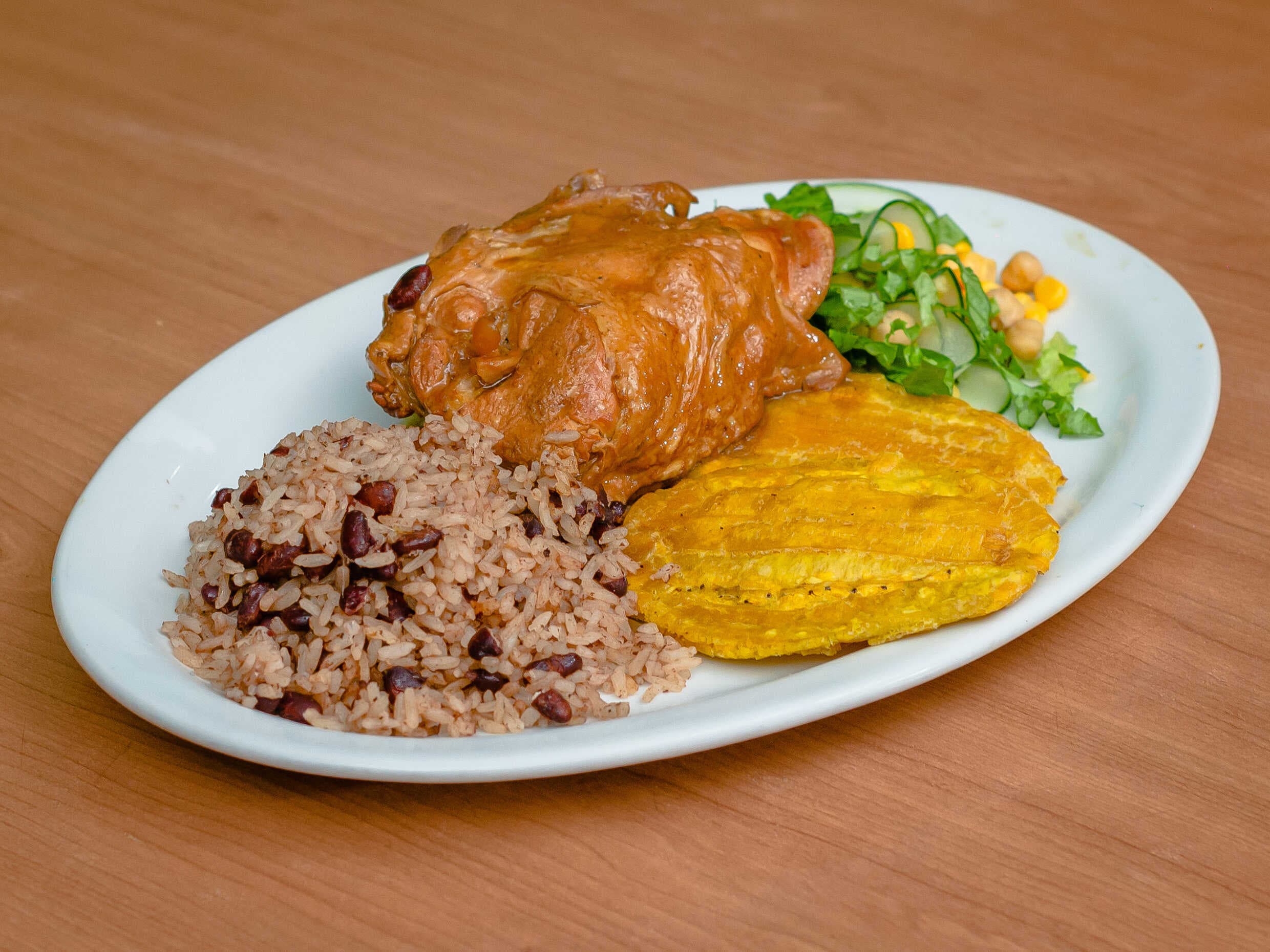 Rice and Beans con Filet Pollo + Bebida