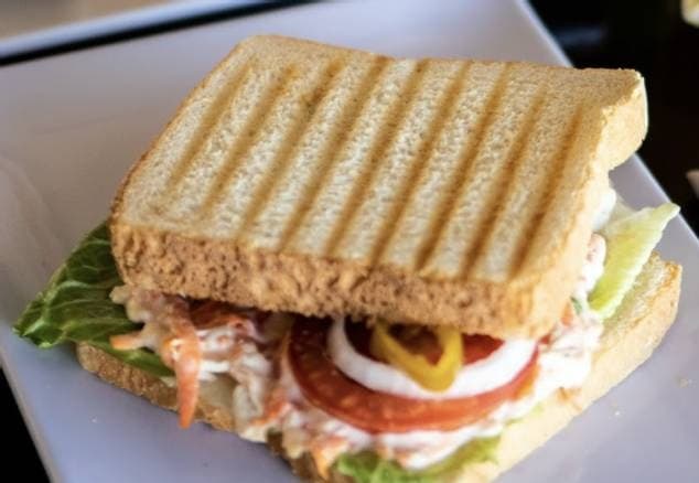 Sandwich De Ensalada de Atún