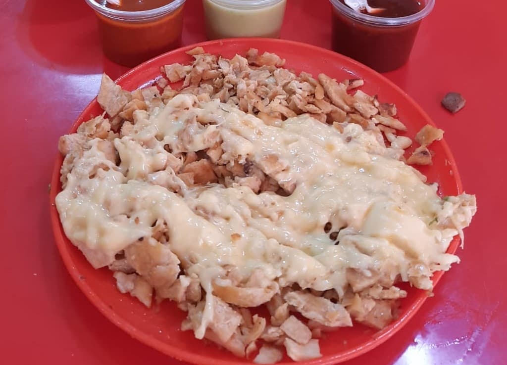 Alambre Pollo con Queso