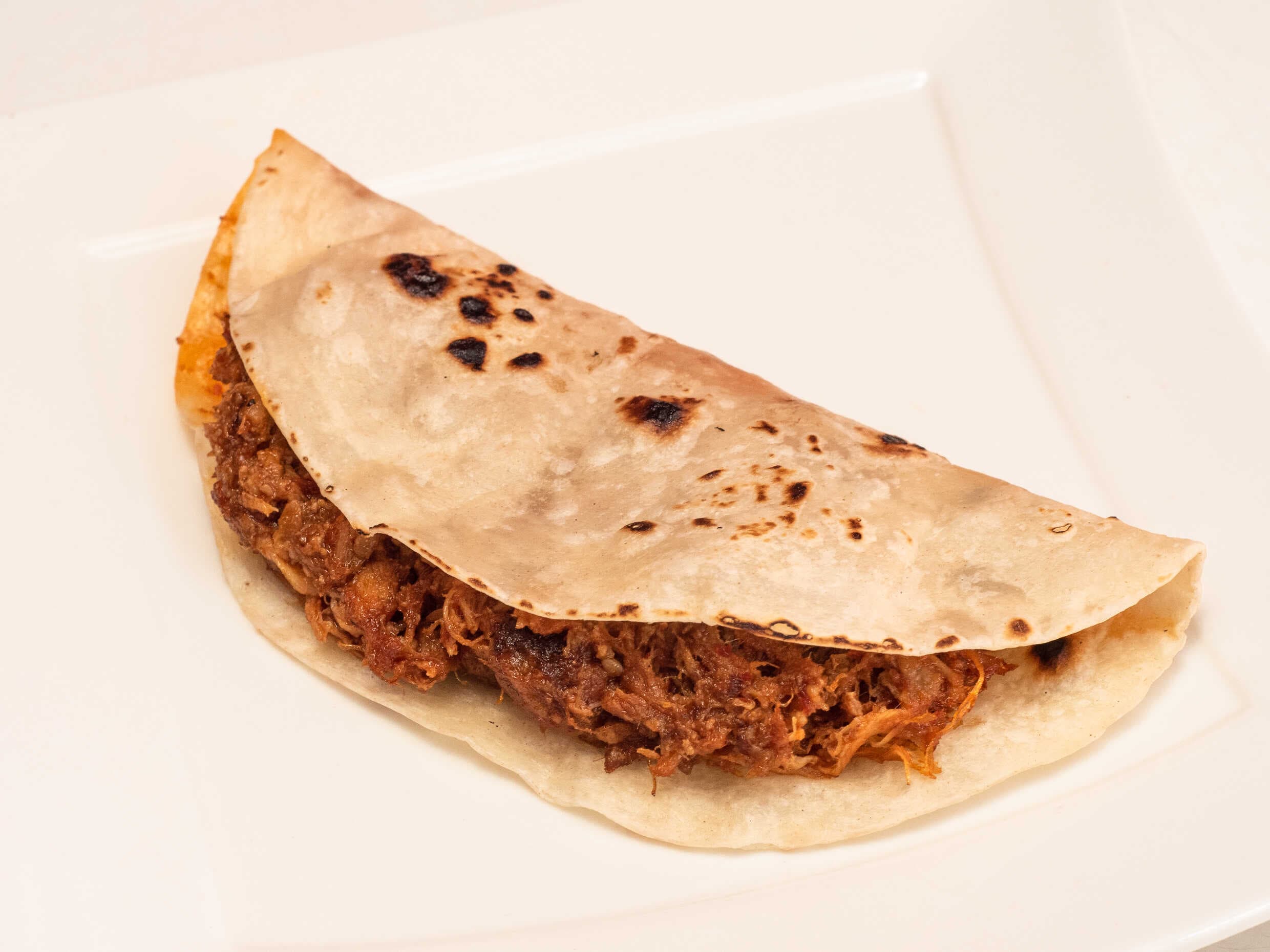 Taco de Chicharrón Rojo