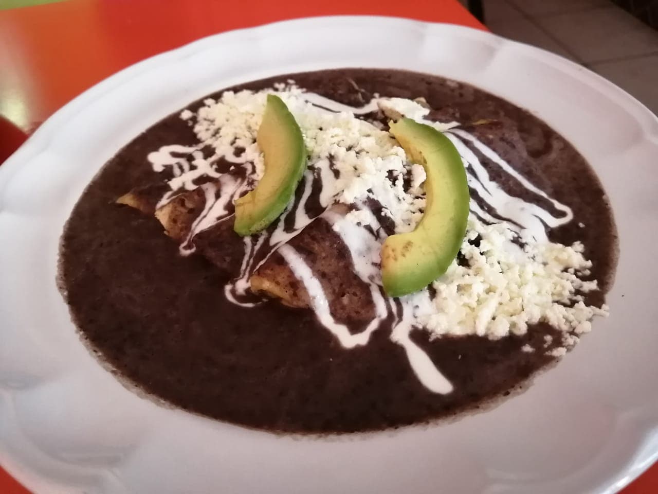 Enfrijoladas con Huevo