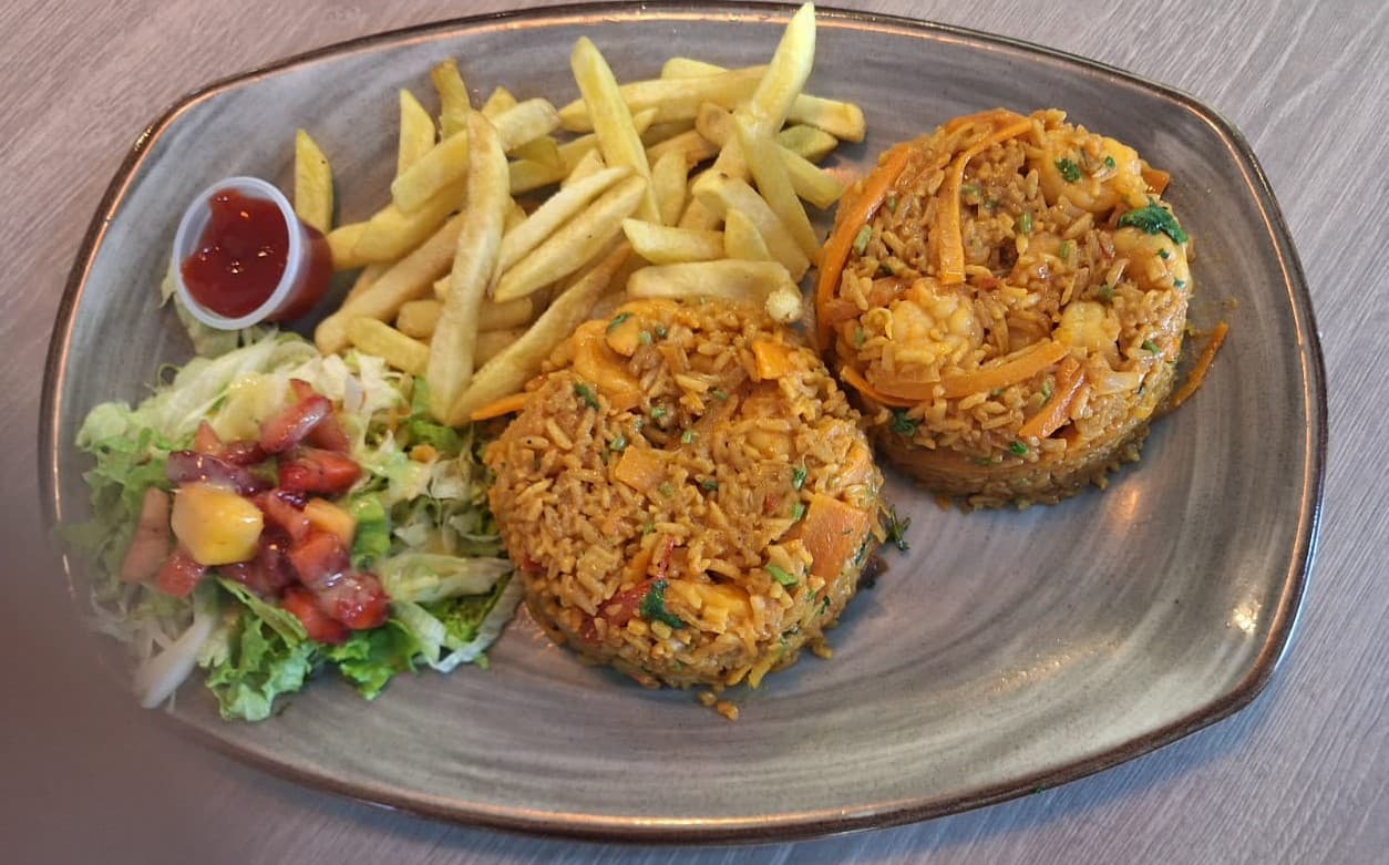 Arroz con Pollo y Camarones