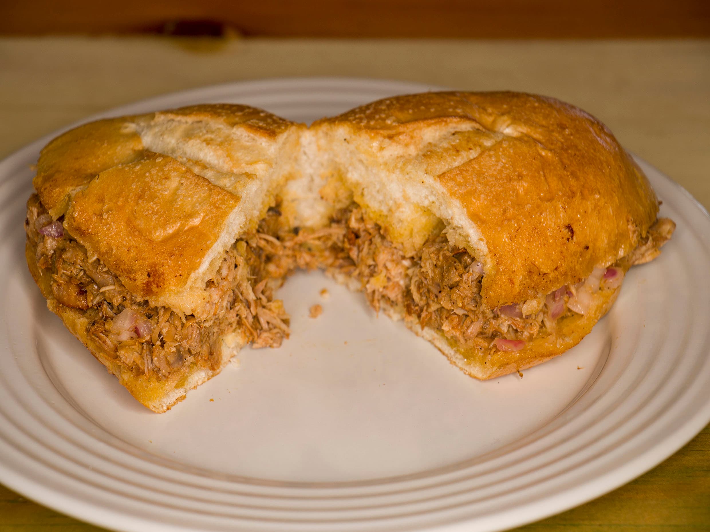 Torta grande de Cochinita Pibil