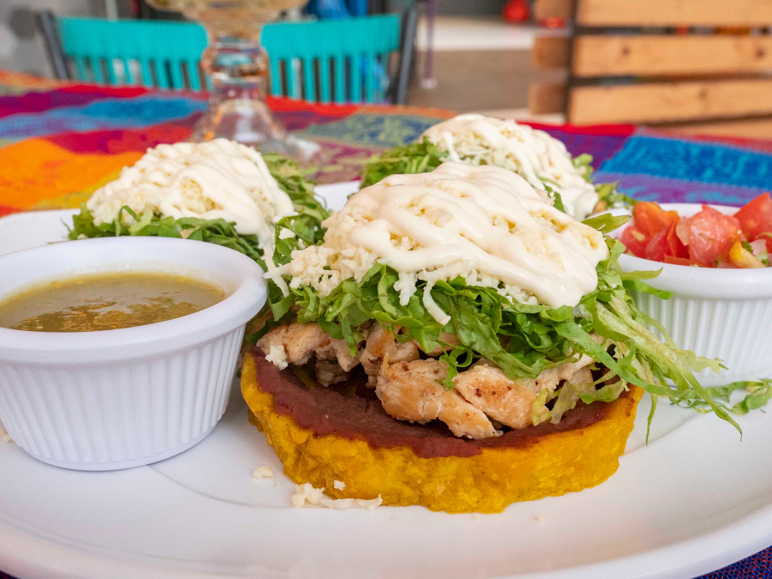 Sopes de Lomo