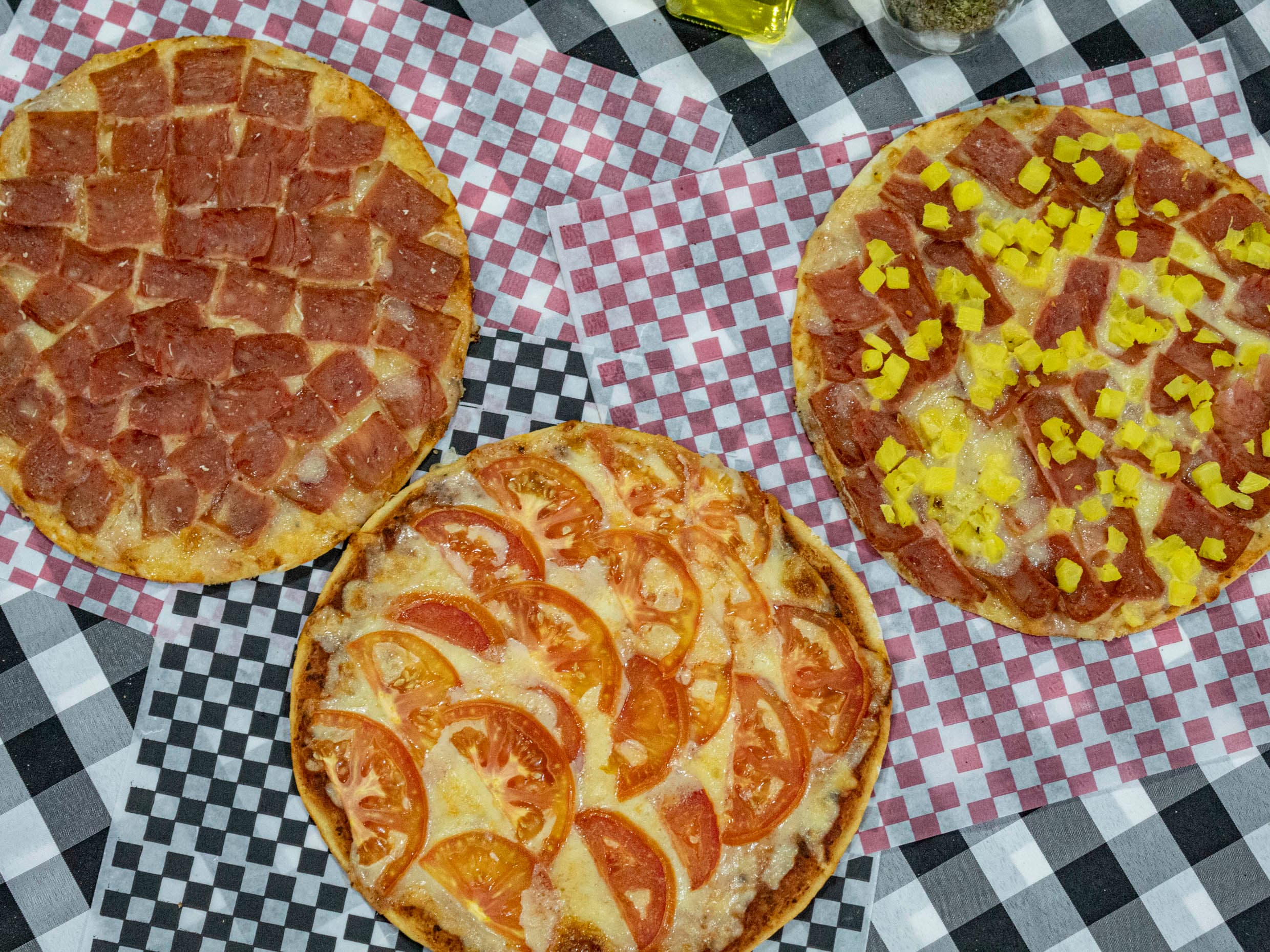 PROMO 3 pizza pers 24cm c/u  jamon,tomate,hawaiana