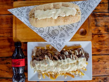 Combo-Salchipapa de Carnes + Perro Caliente Gratin