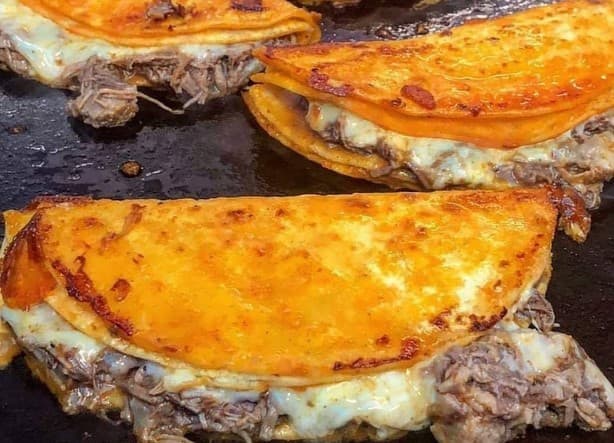 Quesadilla de Birria