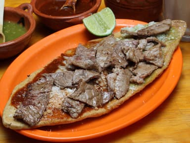 Huarache con Bistec