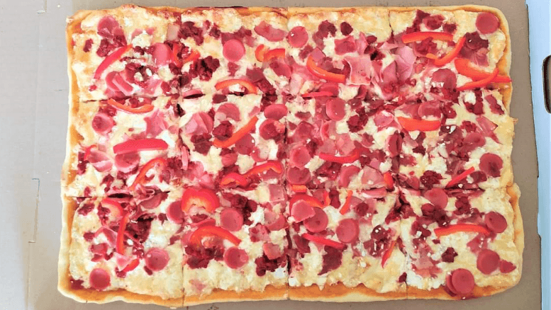 Pizza Grande de Carnes Frías