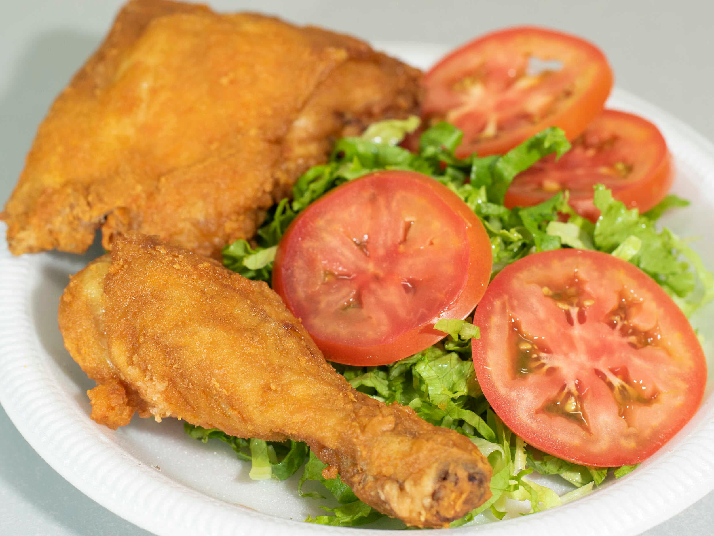 Ensalada con Pollo Frito