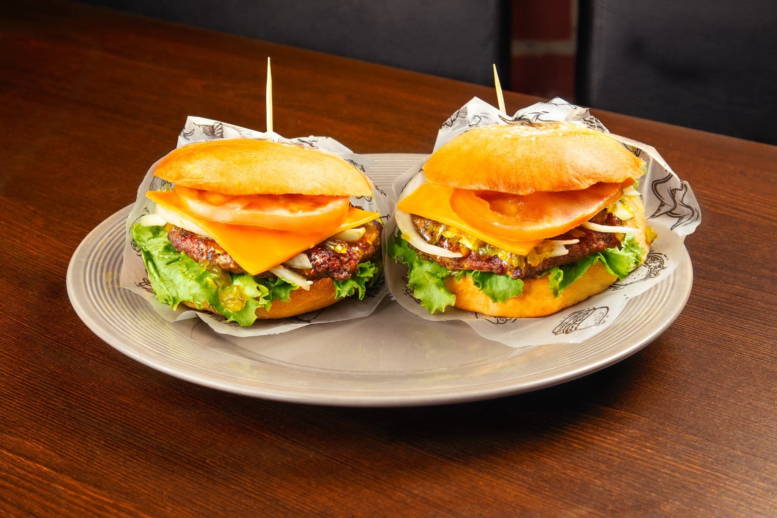 2x1 Hamburguesa Clásica al Carbón