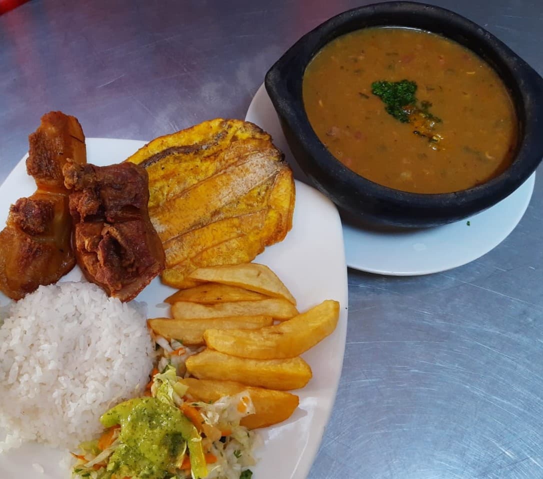 Frijoles con Chicharrón Cp