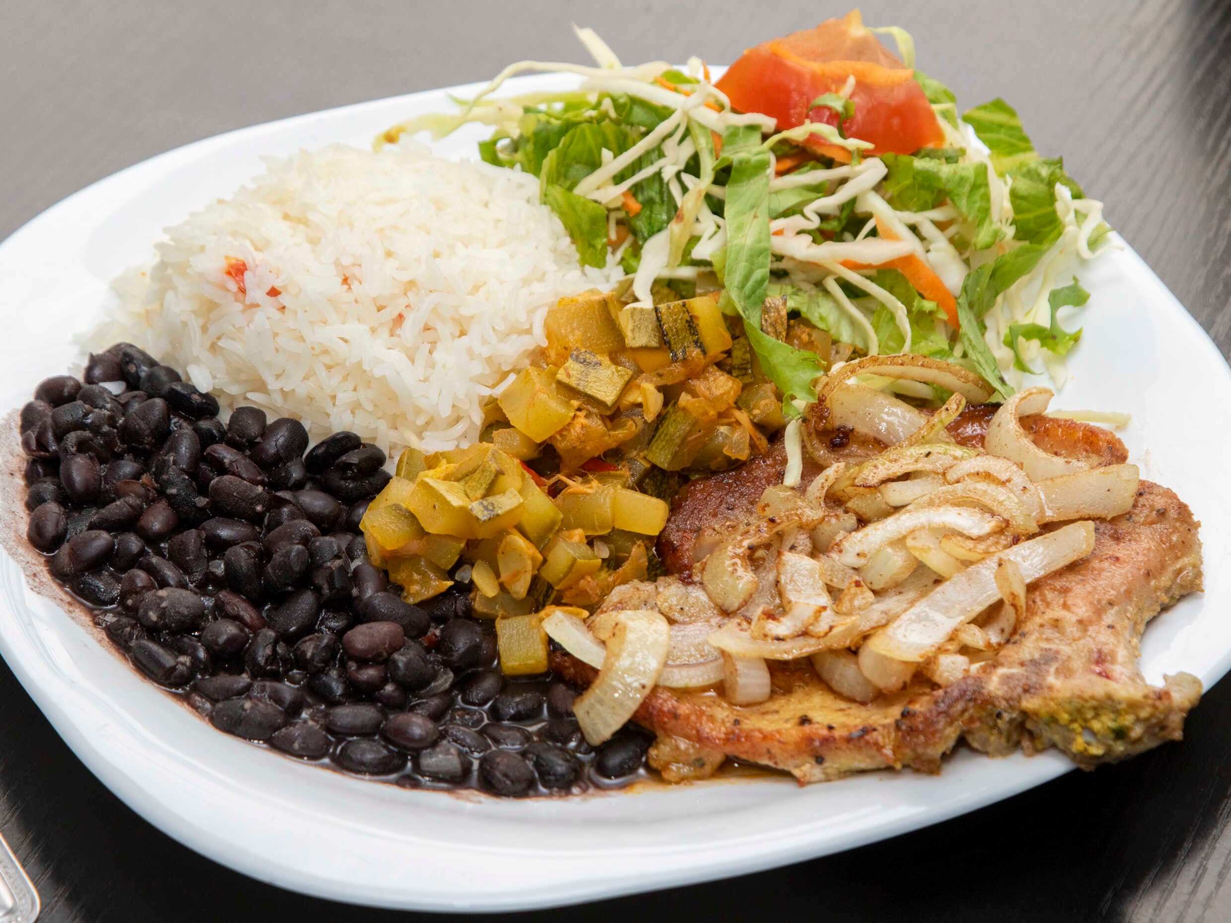 Casado con Carne en Salsa
