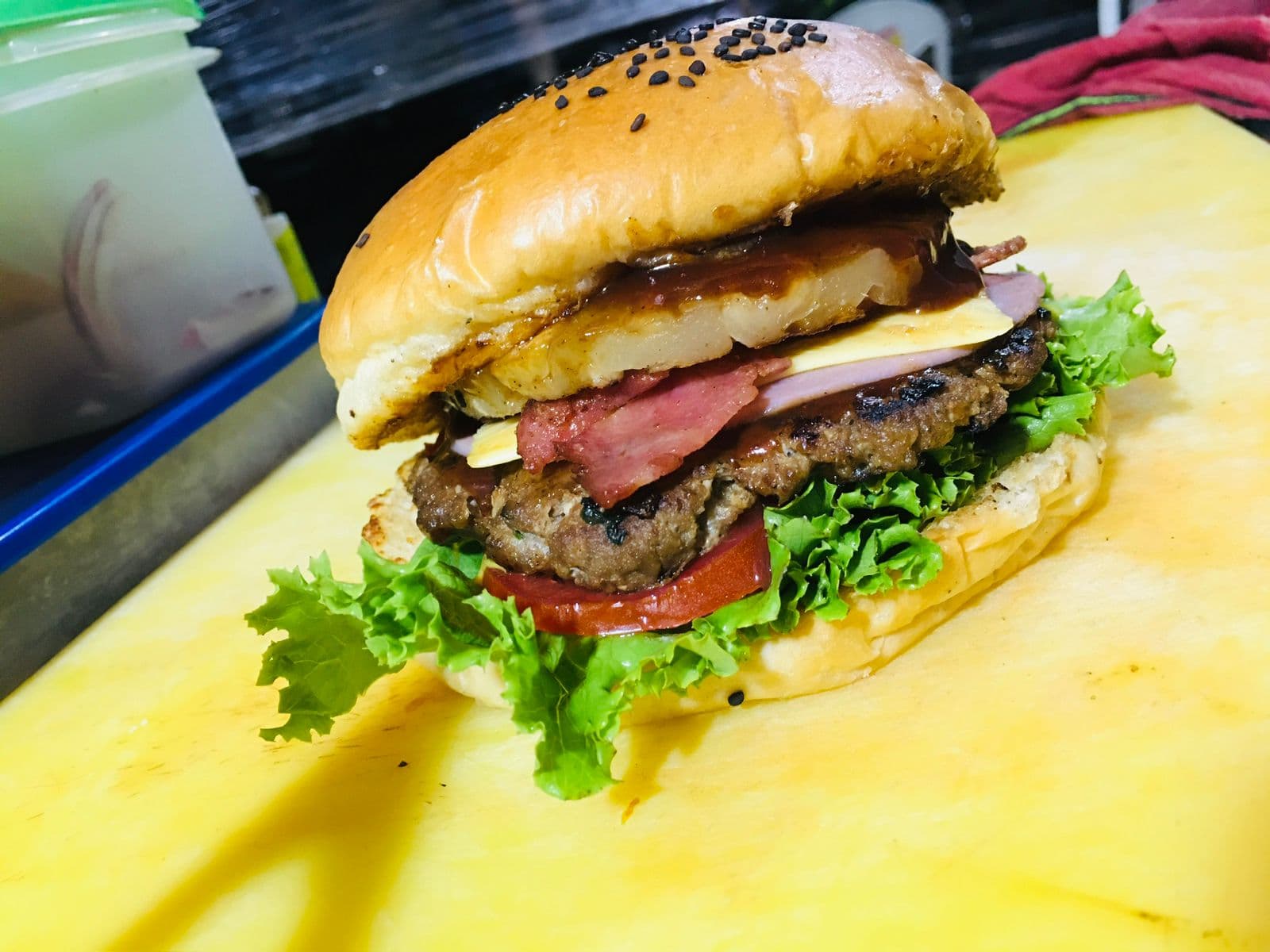 Hamburguesa hawaiana