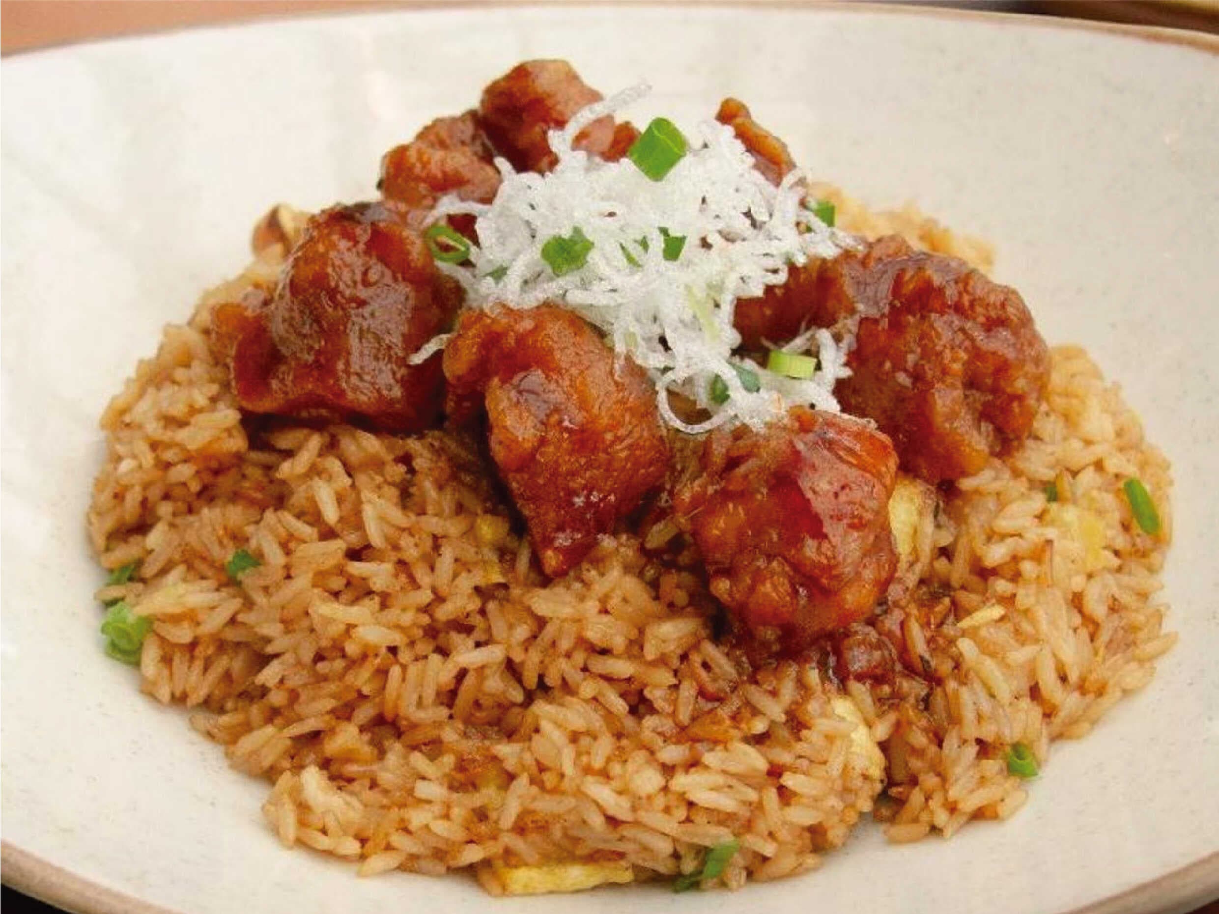 Mr. Ostión Chicken con Arroz Chaufa