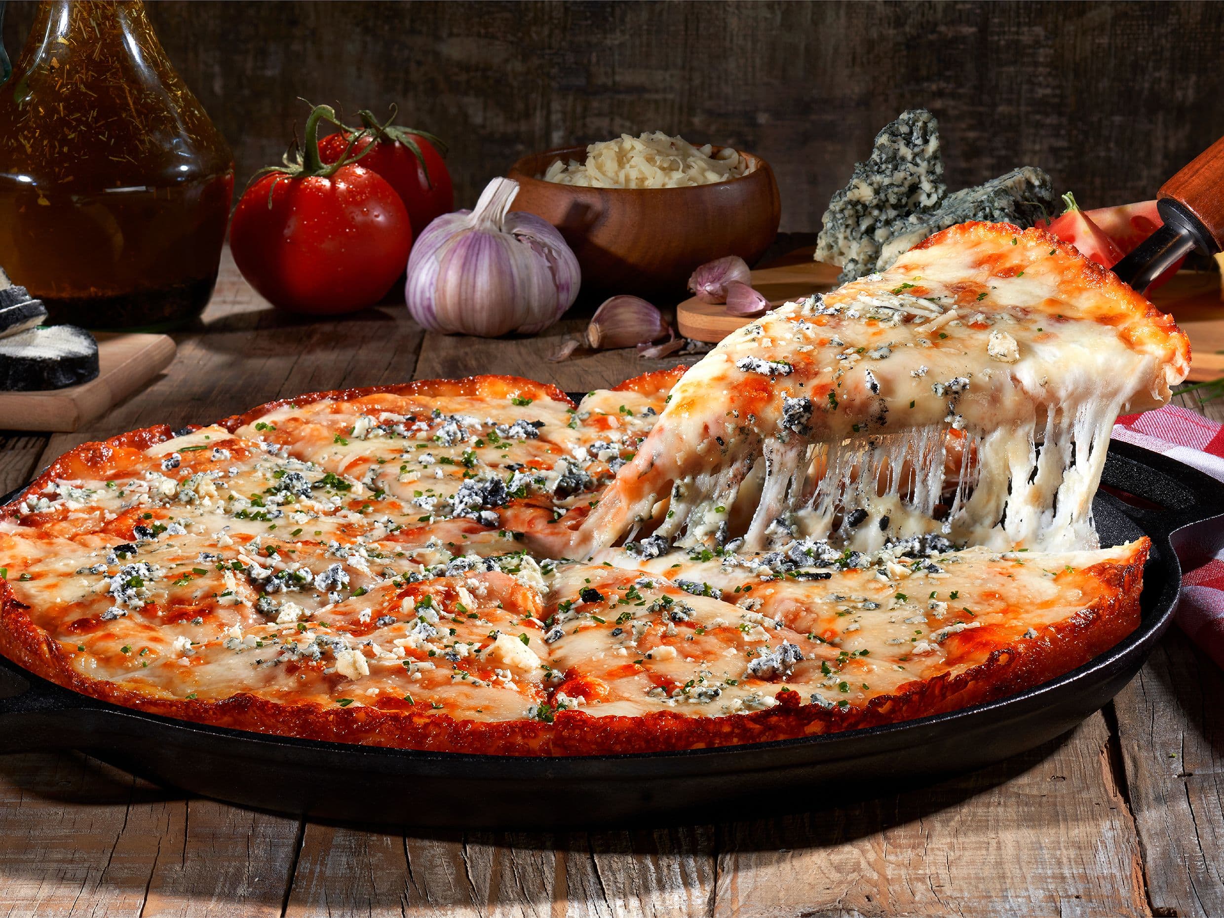 Pizza Cazzerola Cuatro Quesos