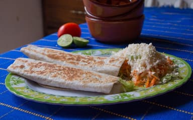Combo Burritos + agua del día