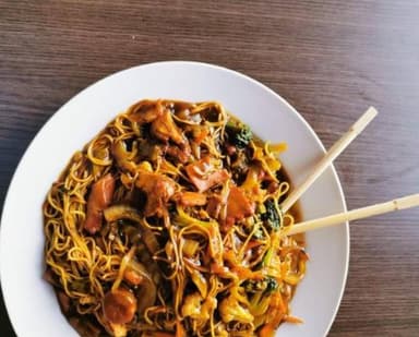 Paquete Con Cantonés ,chop suey en salsa