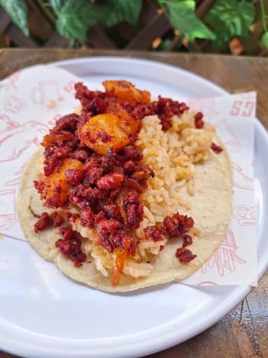 Taco Grande de Chorizo con Papas y Arroz