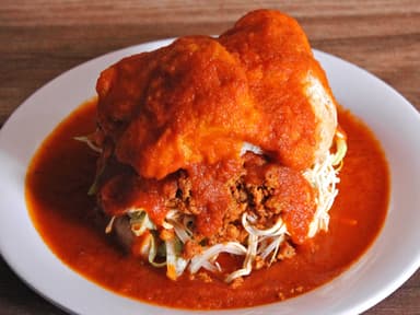 Pambazo Combinado Pollo y Quesillo.