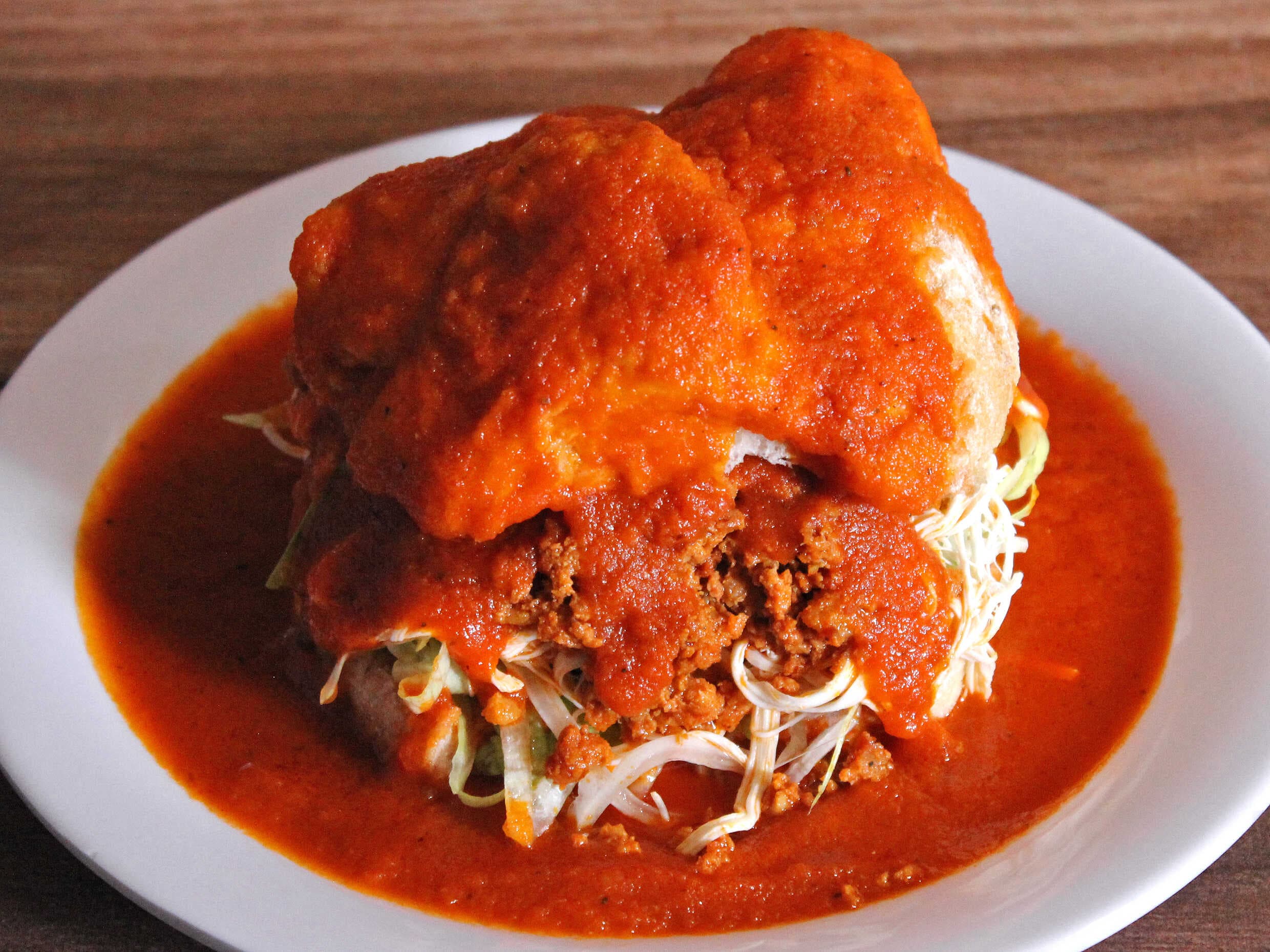 Pambazo Combinado Pollo y Quesillo.