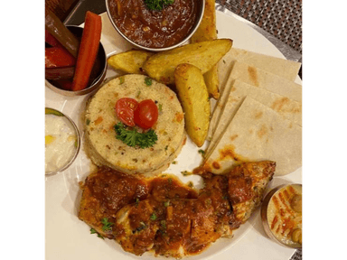 Libanes Pollo Asado + CousCous + Papas + Ensalada