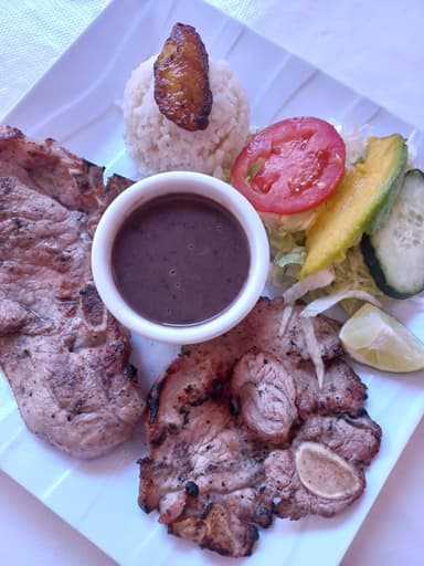 CHULETA DE CERDO ASADA