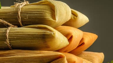Tamal Rojo Pollo