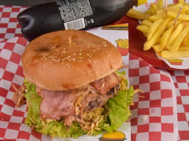 Combo-Hamburguesa Mediana + Papas + Gaseosa