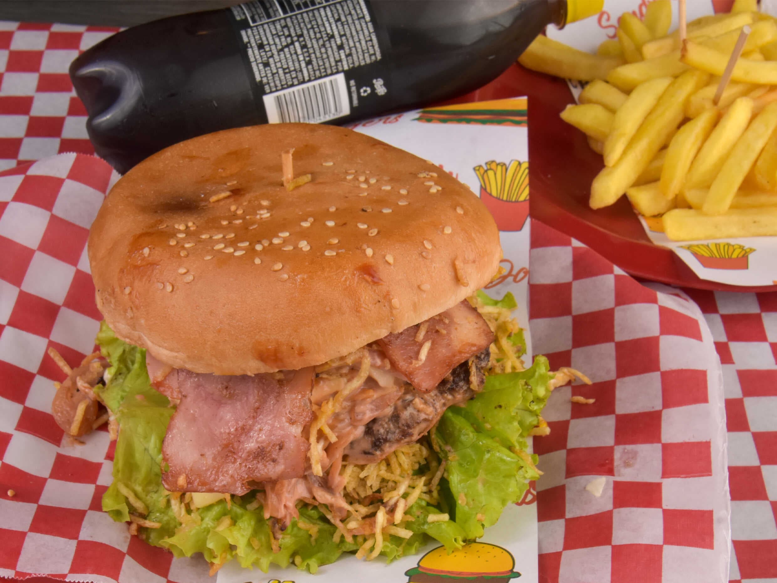 Combo-Hamburguesa Mediana + Papas + Gaseosa