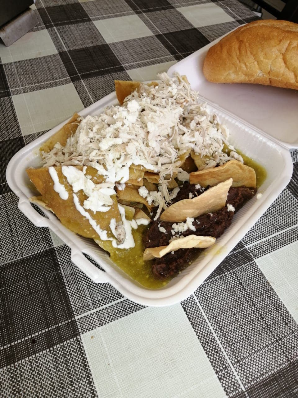 Chilaquiles Verdes con Pollo