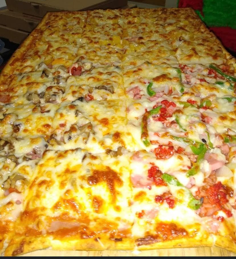 Mega Pizza + GRATIS Pizza Chica