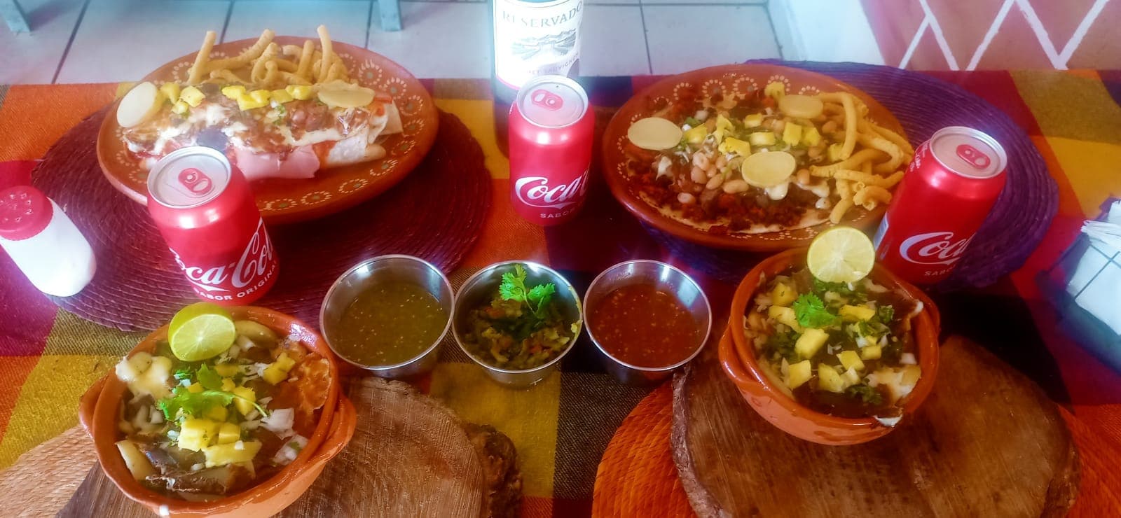 1Huarache, 1 Torito, 1Papa Rellena, 2Coca