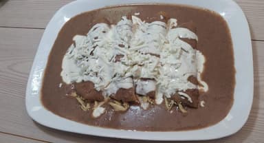 Enfrijoladas