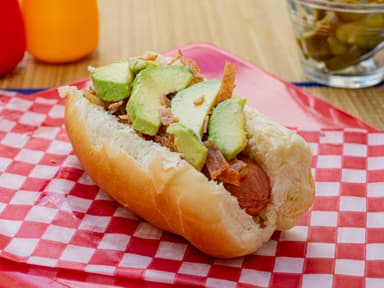 Hot Dog With Avocado (aguacate)