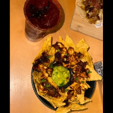 Totopos con Queso Asado
