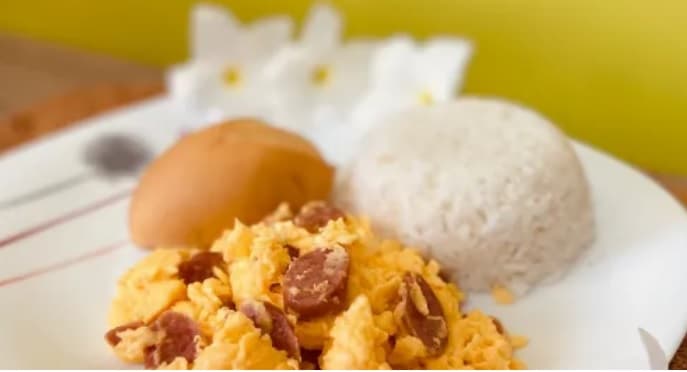 Huevo con Ranchera y Queso