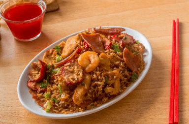 Medio Arroz con Camarones y Pollo