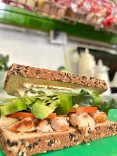 Combo Sandwich Paninoli + Licuado