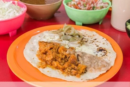 Quesadillas con 2 Guisados