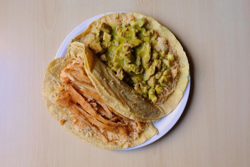 Taco de Chicharrón en Salsa