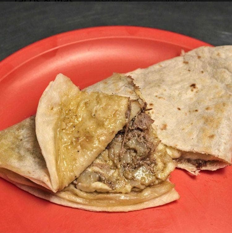 Quesadilla con guiso