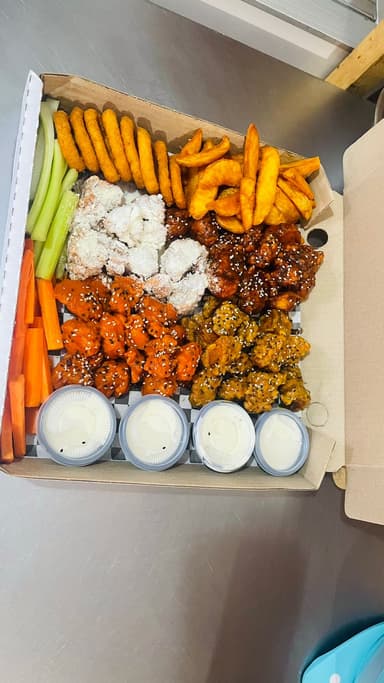 COMBO #5 BONELESS Y SNACKS