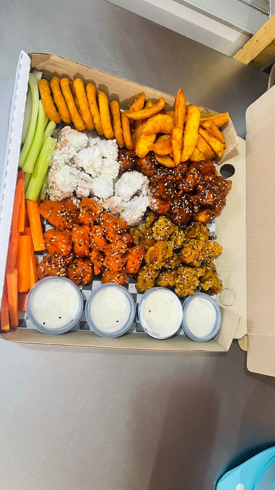 COMBO #5 BONELESS Y SNACKS